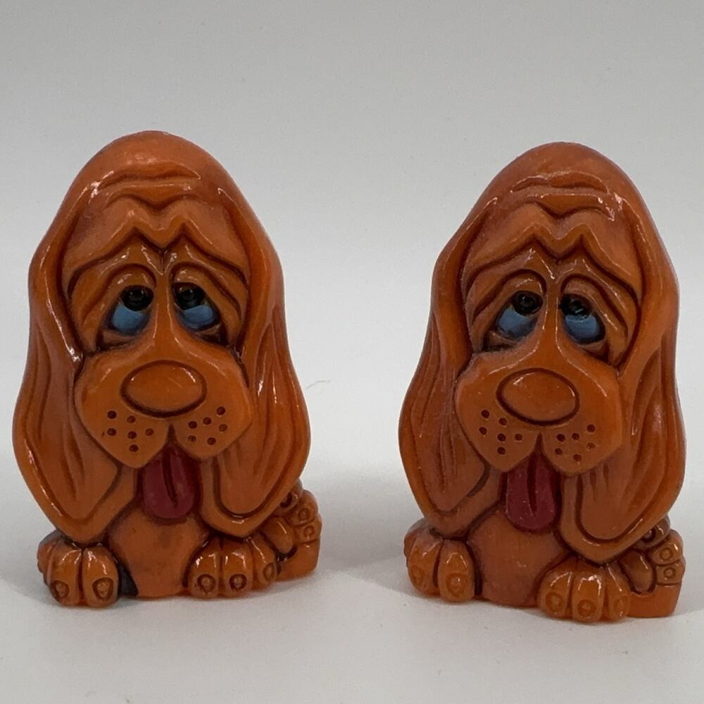 Vintage Basset Hound Dog Animal Plastic Salt & Pepper Shakers Set 2.5" Hong Kong
